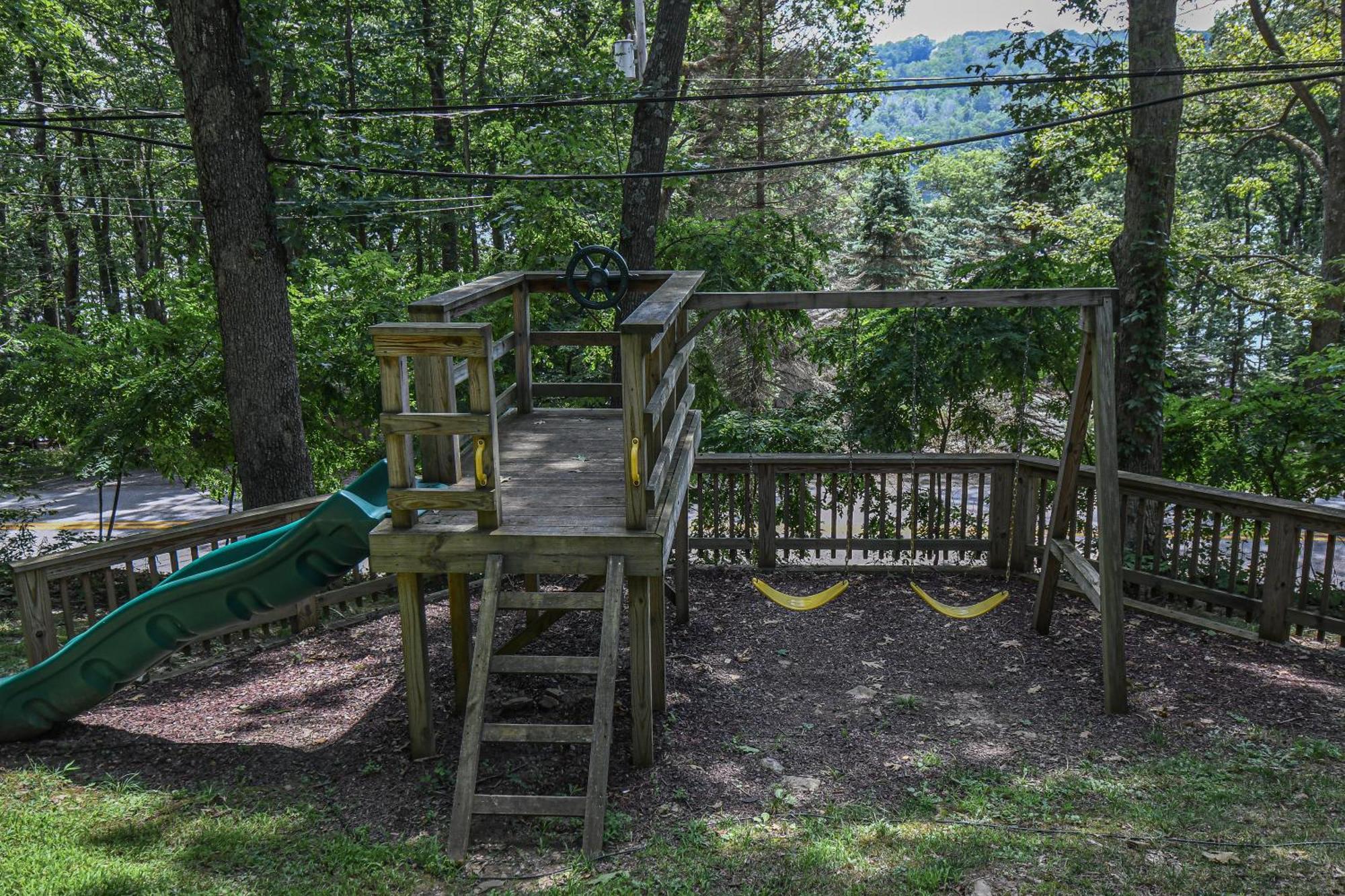 Slip Away Chalet McHenry Exterior photo