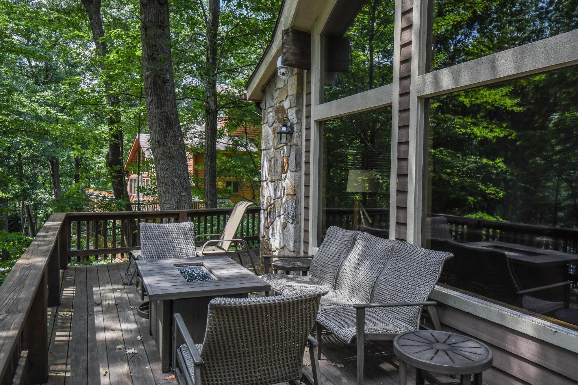 Slip Away Chalet McHenry Exterior photo